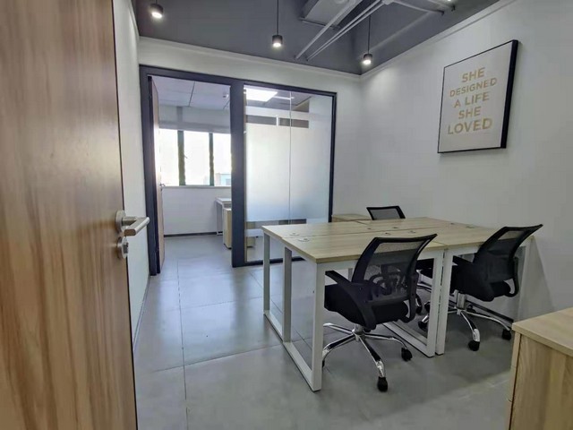 新疆岩棉彩钢板订购厂家